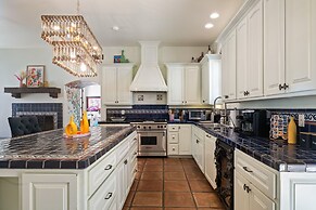 Villa del Gallo by Avantstay Luxury Group Retreat Pool Putting Green