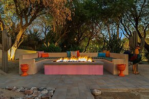 Villa del Gallo by Avantstay Luxury Group Retreat Pool Putting Green