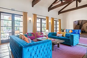 Villa del Gallo by Avantstay Luxury Group Retreat Pool Putting Green