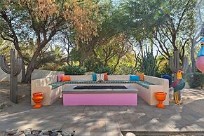 Villa del Gallo by Avantstay Luxury Group Retreat Pool Putting Green