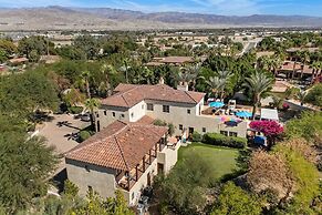 Villa del Gallo by Avantstay Luxury Group Retreat Pool Putting Green