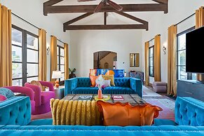 Villa del Gallo by Avantstay Luxury Group Retreat Pool Putting Green