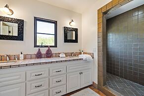 Villa del Gallo by Avantstay Luxury Group Retreat Pool Putting Green