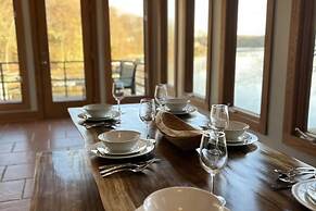 Mi Casa Su Casa by Avantstay Lakefront Escape