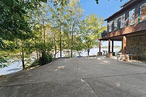 Mi Casa Su Casa by Avantstay Lakefront Escape