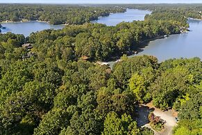 Mi Casa Su Casa by Avantstay Lakefront Escape