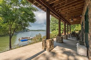 Mi Casa Su Casa by Avantstay Lakefront Escape