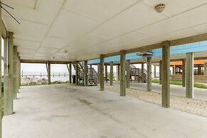 Fins and Feathers by Avantstay Waterfront Dock