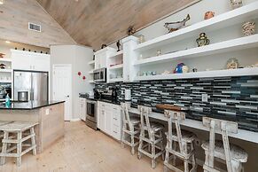 Fins and Feathers by Avantstay Waterfront Dock