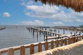 Fins and Feathers by Avantstay Waterfront Dock
