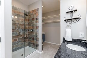 Fins and Feathers by Avantstay Waterfront Dock