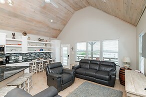 Fins and Feathers by Avantstay Waterfront Dock