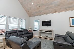 Fins and Feathers by Avantstay Waterfront Dock