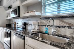 Keeper Red by Avantstay Pool Private Boat Dock