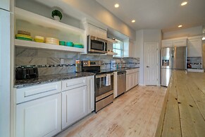 Keeper Red by Avantstay Pool Private Boat Dock