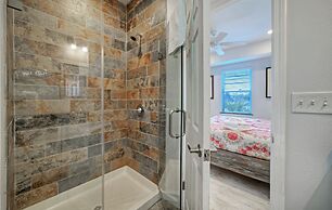 Keeper Red by Avantstay Pool Private Boat Dock