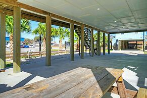 Keeper Red by Avantstay Pool Private Boat Dock