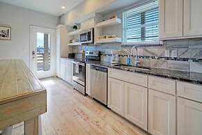 Keeper Red by Avantstay Pool Private Boat Dock