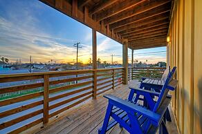 Keeper Red by Avantstay Pool Private Boat Dock