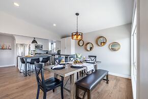 Ocean Breeze Buyout by Avantstay Steps to Beach