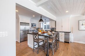 Ocean Breeze Buyout by Avantstay Steps to Beach