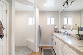 Ocean Breeze Buyout by Avantstay Steps to Beach