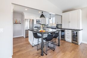 Ocean Breeze Buyout by Avantstay Steps to Beach