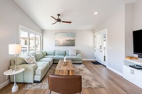 Ocean Breeze Buyout by Avantstay Steps to Beach