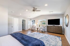 Ocean Breeze Buyout by Avantstay Steps to Beach