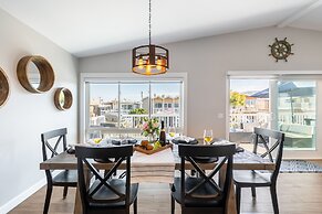 Ocean Breeze Buyout by Avantstay Steps to Beach