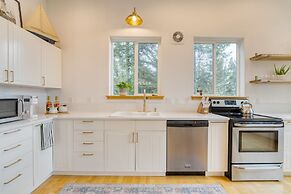 Buttercup Bay Hideaway by Avantstay Cozy Escape w Fire Pit Walk to Bea