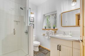 Buttercup Bay Hideaway by Avantstay Cozy Escape w Fire Pit Walk to Bea