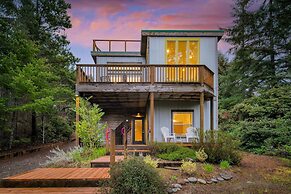 Buttercup Bay Hideaway by Avantstay Cozy Escape w Fire Pit Walk to Bea