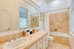 Destin Dream by Avantstay 2-story Home Walk to Beach Hot Tub Golf Cart