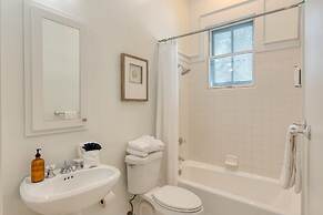 Destin Dream by Avantstay 2-story Home Walk to Beach Hot Tub Golf Cart