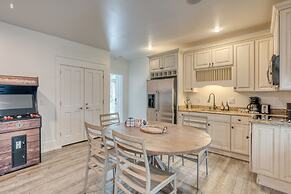 Destin Dream by Avantstay 2-story Home Walk to Beach Hot Tub Golf Cart