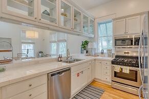 Destin Dream by Avantstay 2-story Home Walk to Beach Hot Tub Golf Cart