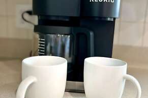 Sip Sip Away by Avantstay Pool Hot Tub