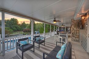 Sip Sip Away by Avantstay Pool Hot Tub