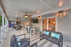 Sip Sip Away by Avantstay Pool Hot Tub