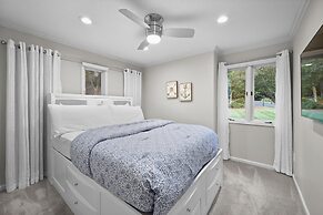 Sip Sip Away by Avantstay Pool Hot Tub