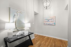 Sip Sip Away by Avantstay Pool Hot Tub