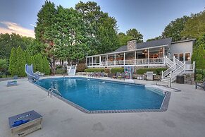 Sip Sip Away by Avantstay Pool Hot Tub