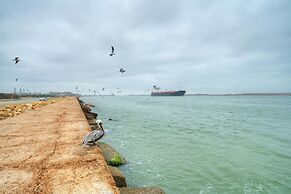Shorely Blessed by Avantstay Walk to Beach Pool