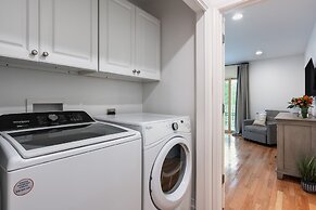 Dolphin Days by Avantstay Pool 0 2mi to Beach