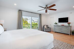 Dolphin Days by Avantstay Pool 0 2mi to Beach