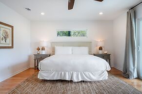 Dolphin Days by Avantstay Pool 0 2mi to Beach