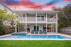 Dolphin Days by Avantstay Pool 0 2mi to Beach