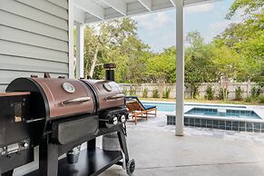 Dolphin Days by Avantstay Pool 0 2mi to Beach