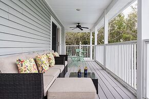 Dolphin Days by Avantstay Pool 0 2mi to Beach